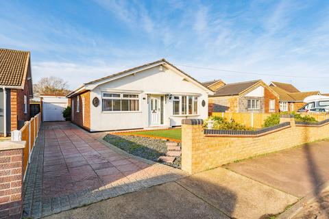 3 bedroom detached bungalow for sale, Squires Walk, Gunton