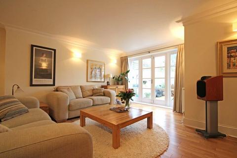 3 bedroom flat for sale, Mount Park Road, London W5