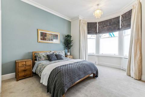17a Mount Park Road, London, W5 2RP