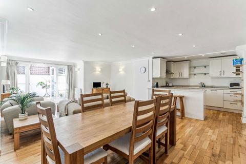 17a Mount Park Road, London, W5 2RP