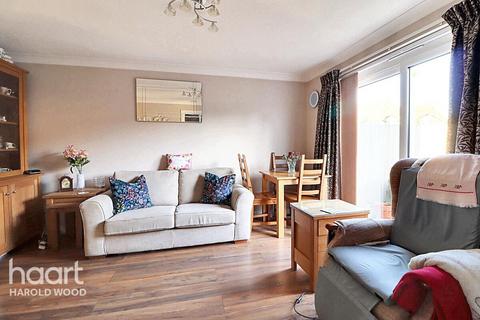 6 Watson Gardens, Harold Wood, Romford, RM3 0WZ