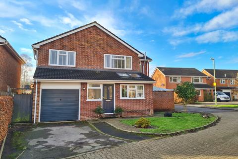 4 bedroom detached house for sale, Poplar Drive, Marchwood SO40