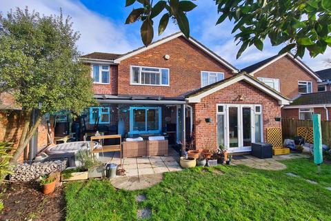 4 bedroom detached house for sale, Poplar Drive, Marchwood SO40