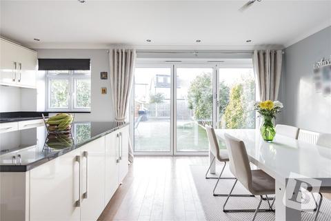 141 Burnway, Hornchurch, RM11 3SW