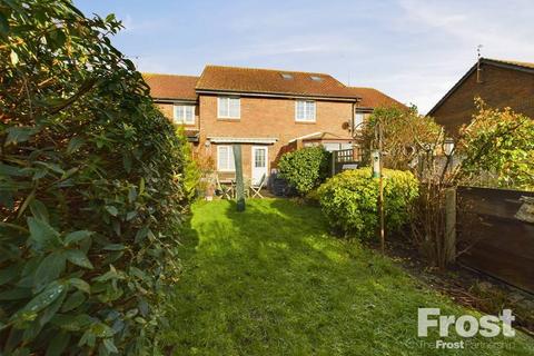 2 bedroom terraced house for sale, Deerhurst Close, Feltham, Middlesex, TW13