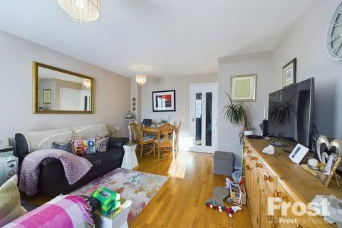 49 Deerhurst Close, Feltham, TW13 7HS