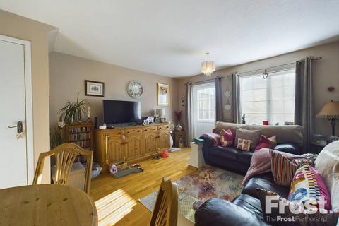 49 Deerhurst Close, Feltham, TW13 7HS
