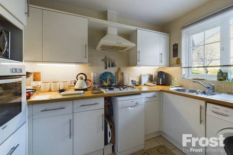 49 Deerhurst Close, Feltham, TW13 7HS