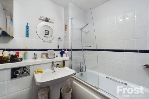 49 Deerhurst Close, Feltham, TW13 7HS