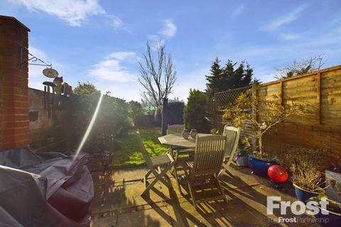 49 Deerhurst Close, Feltham, TW13 7HS