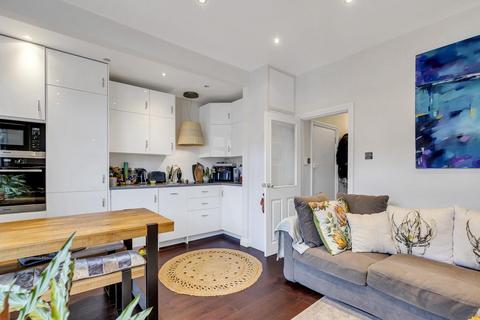 2 bedroom flat for sale, Broomhouse Road, SW6