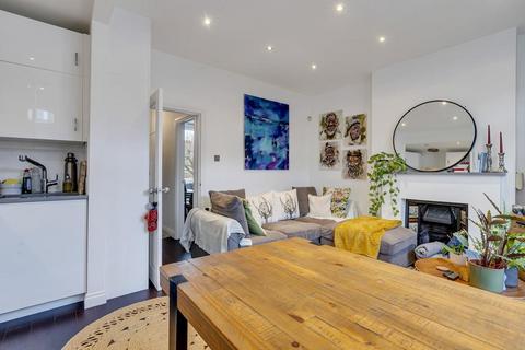 2 bedroom flat for sale, Broomhouse Road, SW6