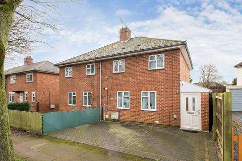 3 bedroom semi-detached house for sale, Banbury,  Oxfordshire,  OX16