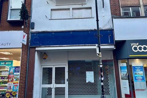 Retail property (high street) to rent, Bridge Street, Evesham