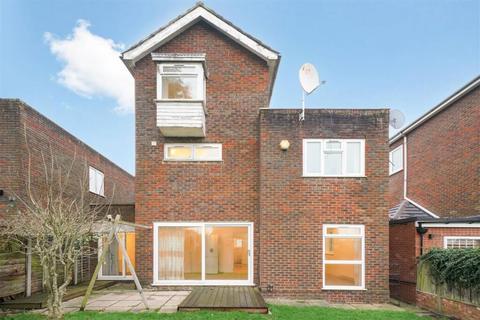 4 bedroom detached house for sale, Fortnums Acre, Stanmore, HA7 3NU