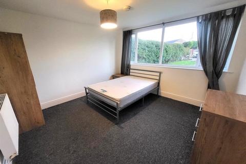 1 bedroom in a house share to rent, Cannock Road Wolverhampton, WV10 0RB