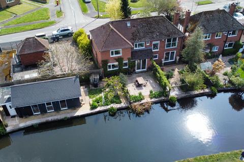 22 Castlecroft Lane, Wolverhampton, WV3 8JU
