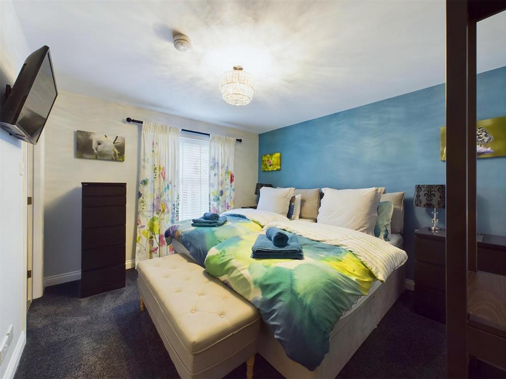 Bedroom:
