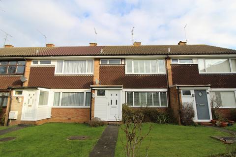 3 bedroom terraced house to rent, The Furlongs, CM4