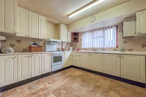 2 bedroom detached bungalow for sale, Trent Road, Bulkington, Bedworth