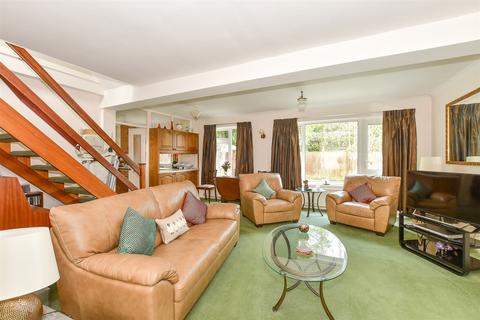 7 Beech Hurst Close, Haywards Heath, RH16 4AE