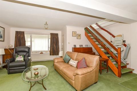 7 Beech Hurst Close, Haywards Heath, RH16 4AE
