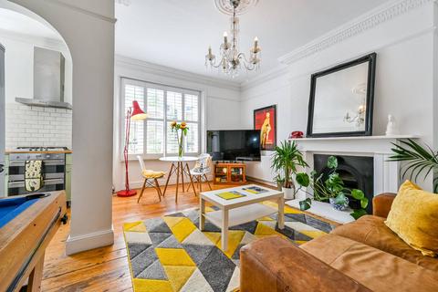3 bedroom flat for sale, King Henrys Road, Primrose Hill, London, NW3
