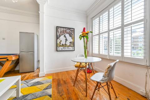 3 bedroom flat for sale, King Henrys Road, Primrose Hill, London, NW3