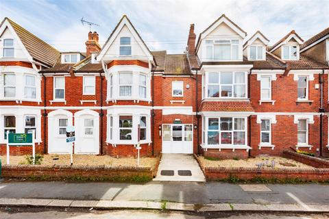 2 bedroom flat to rent, Richmond Avenue, Bognor Regis