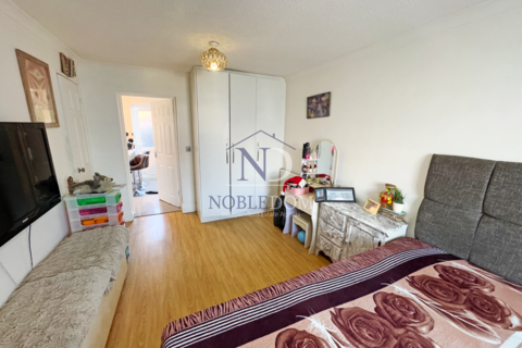 68 Kilross Road, Feltham, TW14 8SA