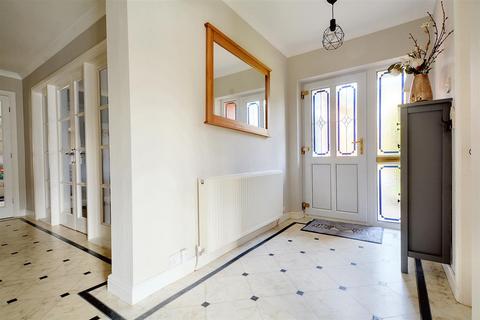 4 bedroom detached house for sale, Balmoral Drive, Bramcote, Nottingham