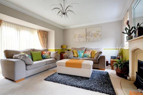 53 Balmoral Drive, Bramcote, Nottingham, NG9 3FU