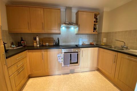 2 bedroom flat to rent, St. James Road, Hart GU51