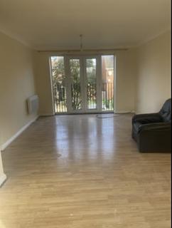 2 bedroom flat to rent, Hill View Drive, London, SE28