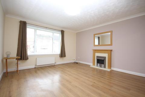 2 bedroom flat to rent, Larch Avenue