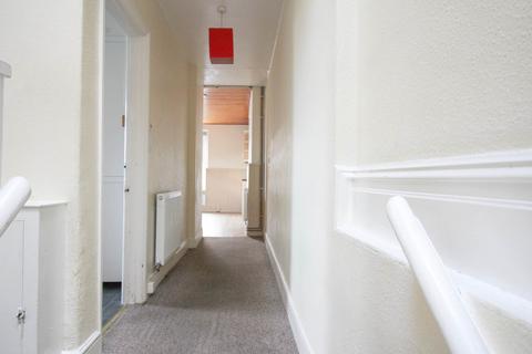 2 bedroom flat for sale, Severn Road*Large 915 SQ FT First Floor Flat*Two Bedrooms*Close To Sea Front*