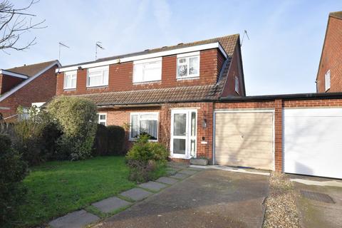 22 Bay Close, Horley, RH6 8LF