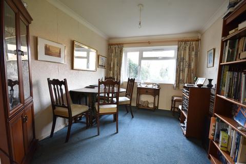 22 Bay Close, Horley, RH6 8LF