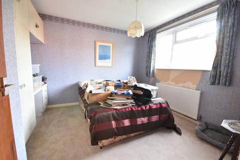 22 Bay Close, Horley, RH6 8LF