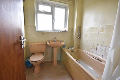 22 Bay Close, Horley, RH6 8LF