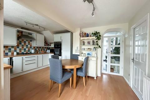 1 Axbridge Close, Nailsea, Bristol, BS48 4YN