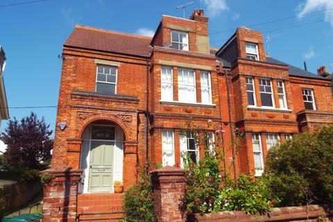 2 bedroom flat to rent, Florence Road, Brighton, East Sussex, BN1