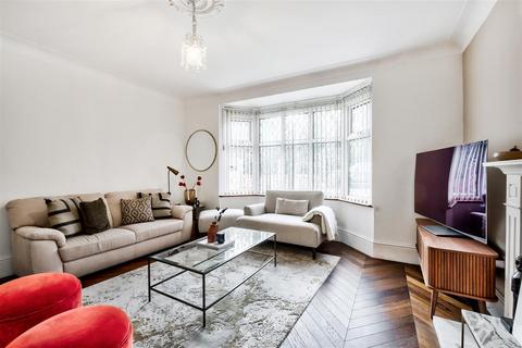 47 Hollybush Hill, London, E11 1PX