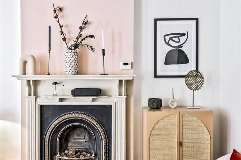 47 Hollybush Hill, London, E11 1PX