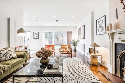 47 Hollybush Hill, London, E11 1PX