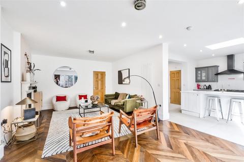 47 Hollybush Hill, London, E11 1PX