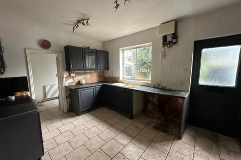 3 bedroom end of terrace house for sale, 6 Deakin Avenue, Brownhills, Walsall, WS8 7QA