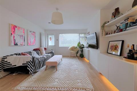 2 Hetton Close, Warwick, CV34 5XP
