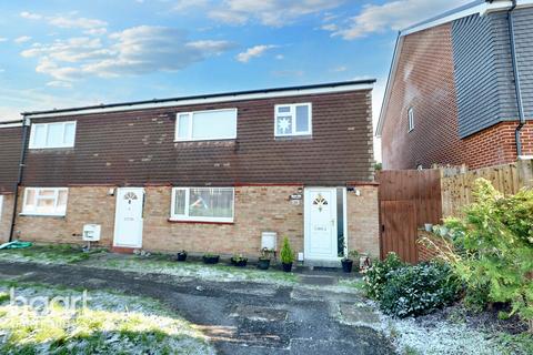 3 bedroom end of terrace house for sale, Kettlewell Court, Swanley