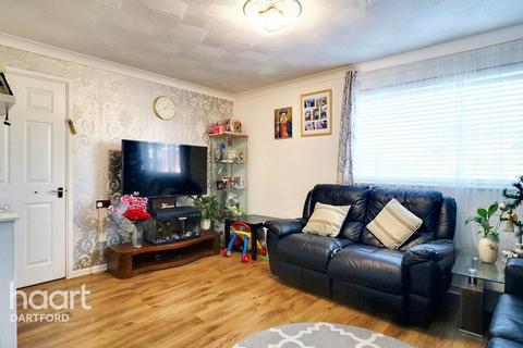 3 bedroom end of terrace house for sale, Kettlewell Court, Swanley